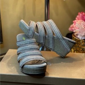 Pearl and crystal wedges